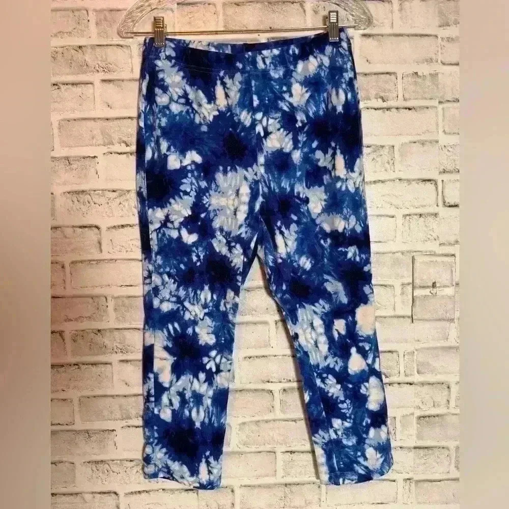 Fabulously Slimming capri leggings from Chicos with tummy control lining tie dye